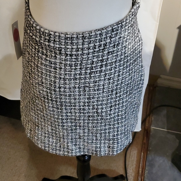 Tweed mini skirt - Picture 3 of 6